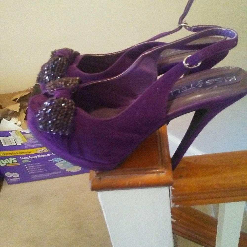 Woman's shoes